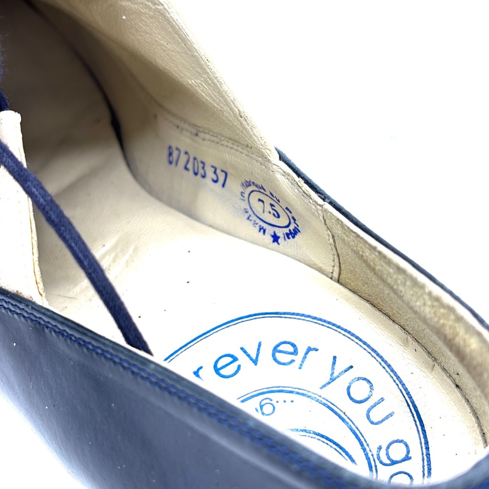 John Fluevog Wearever Merci Navy Beige Leather Heels - Picture 7 of 8